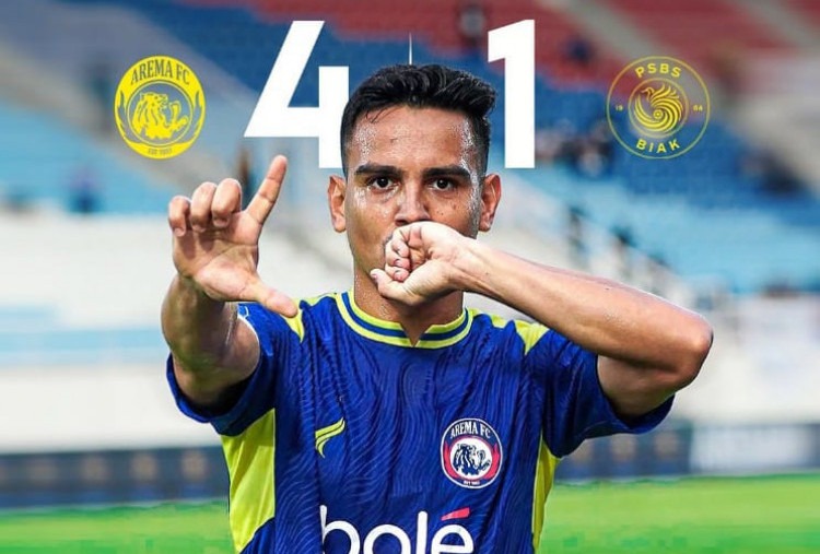 Arema Bantai PSBS Biak 4-1, Hadiah ke-38 yang Manis