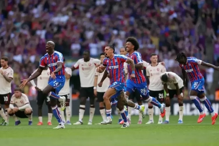 Crystal Palace Juara Community Shield 2025, Tundukkan Liverpool