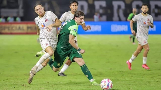 Kejutan PSIM Yogyakarta: Curi 3 Poin dari Kandang Persebaya