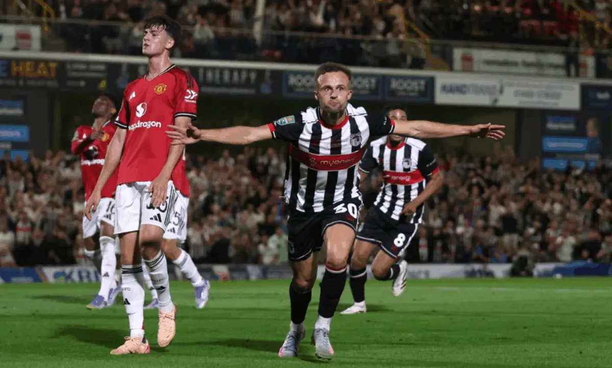 Grimsby Kalahkan MU di Carabao Cup Lewat Adu Penalti