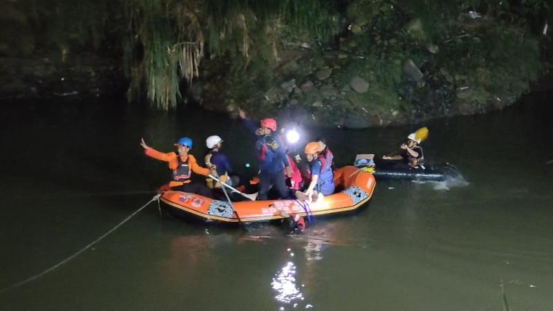 Duka di Cisadane: Dua Pelajar Tewas Berpelukan