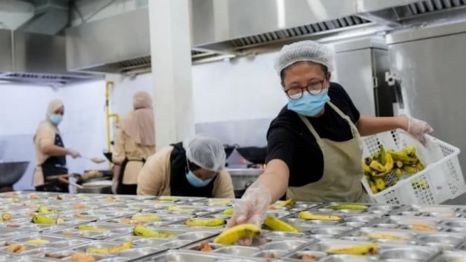 Keracunan Massal: Dapur MBG Wajib 2 Koki Bersertifikat