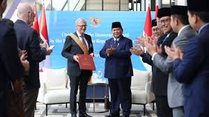 Prabowo Anugerahi Bintang Jasa Utama untuk Bill Gates