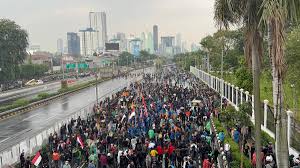 Demo DPR Ricuh: Wanita Tersangka Ajak Pelajar via TikTok