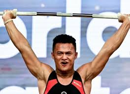 Rizki Juniansyah,Juara Angkat Besi Dunia! 2 Emas & Rekor Baru