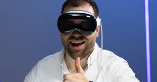 Apple Batalkan Vision Pro Murah, Fokus ke Kacamata Pintar Ringan