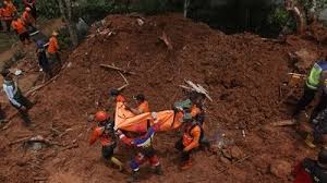 Bencana Longsor: Fokus Cilacap & Banjarnegara, Evakuasi Korban