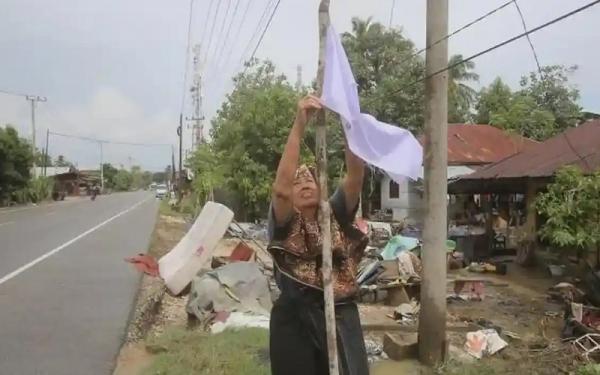 Bencana Sumatera: Warga Aceh Kibarkan Bendera Putih