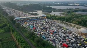 Strategi One Way Tol Trans-Jawa Urai Macet Libur Nataru