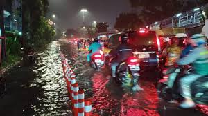 Banjir Jakarta Hari Ini: 18 RT Tergenang Banjir!
