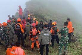 Update: Puing ATR 42-500 Ditemukan di Gunung Bulusaraung