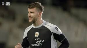 Maarten Paes ke Ajax Amsterdam: Kiper Timnas Bersinar!