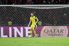 Maarten Paes ke Ajax Amsterdam: Kiper Timnas Bersinar!