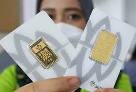 Harga Emas Antam Meroket Rp27.000, Tembus Rp2.515.000!