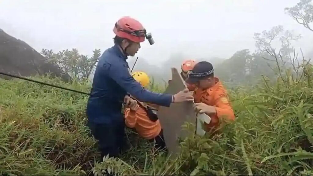 Update: Puing ATR 42-500 Ditemukan di Gunung Bulusaraung